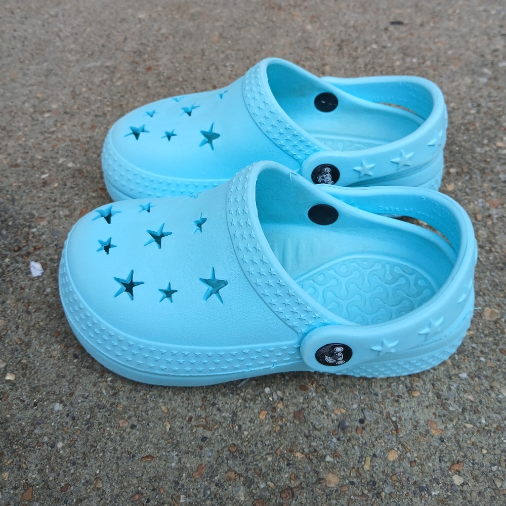 Kids Light Blue Star Clogs Sandals Shoes Size 9/10 Comfort Slip On